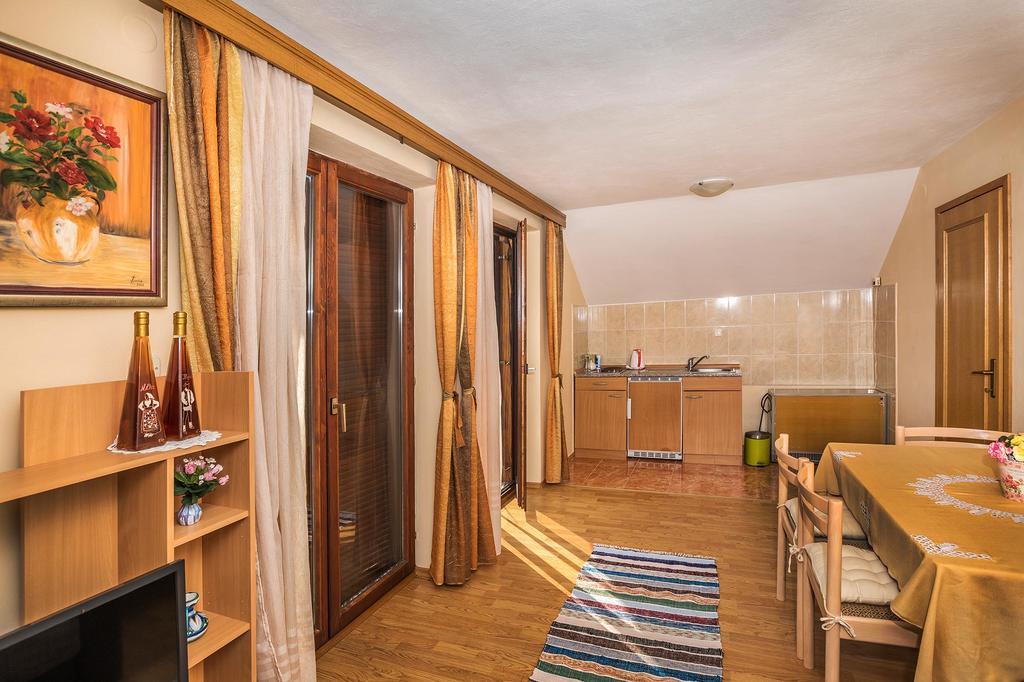 Vrilo Apartment *